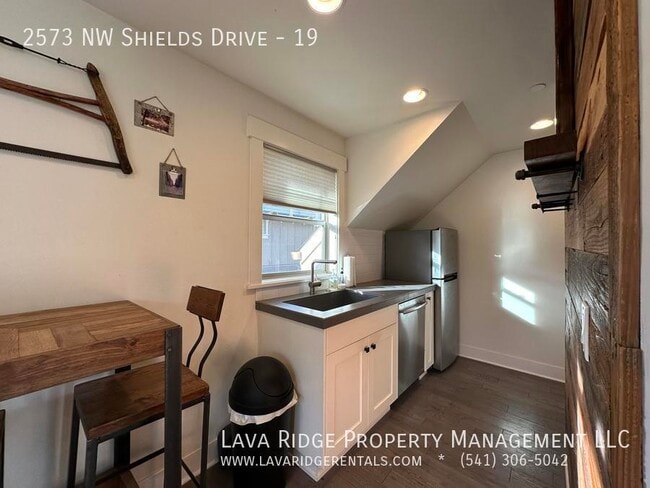 Building Photo - 2573 NW Shields Dr