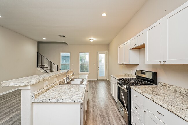 Building Photo - 10212 Carmencita Way