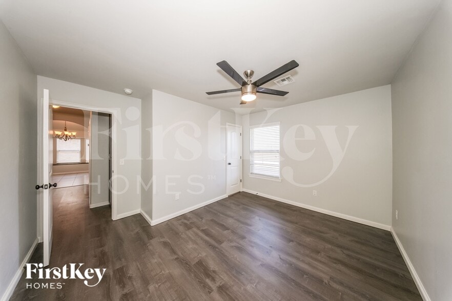 Building Photo - 2525 NW 194th St