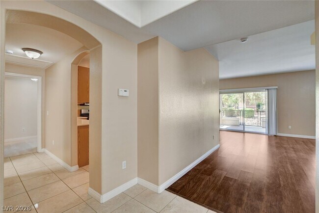 Building Photo - 10809 Garden Mist Dr