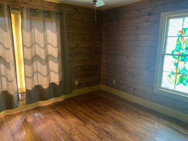 Building Photo - 1021 Oak Dr