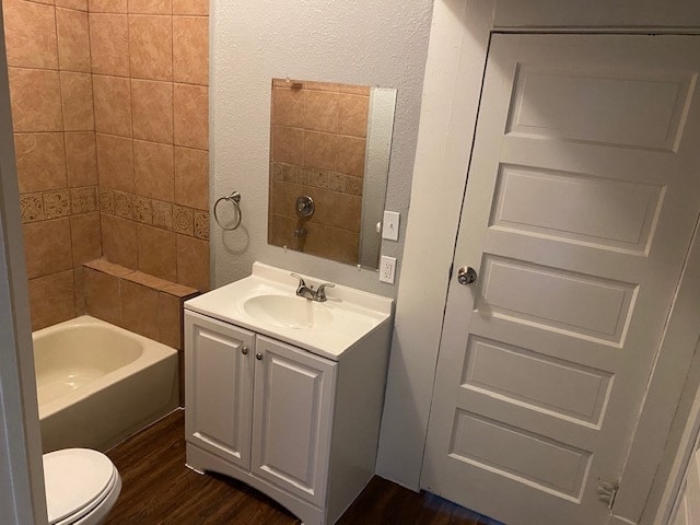 Jack-n-jill style bedrooms with bathroom in between - 1105 Essex St