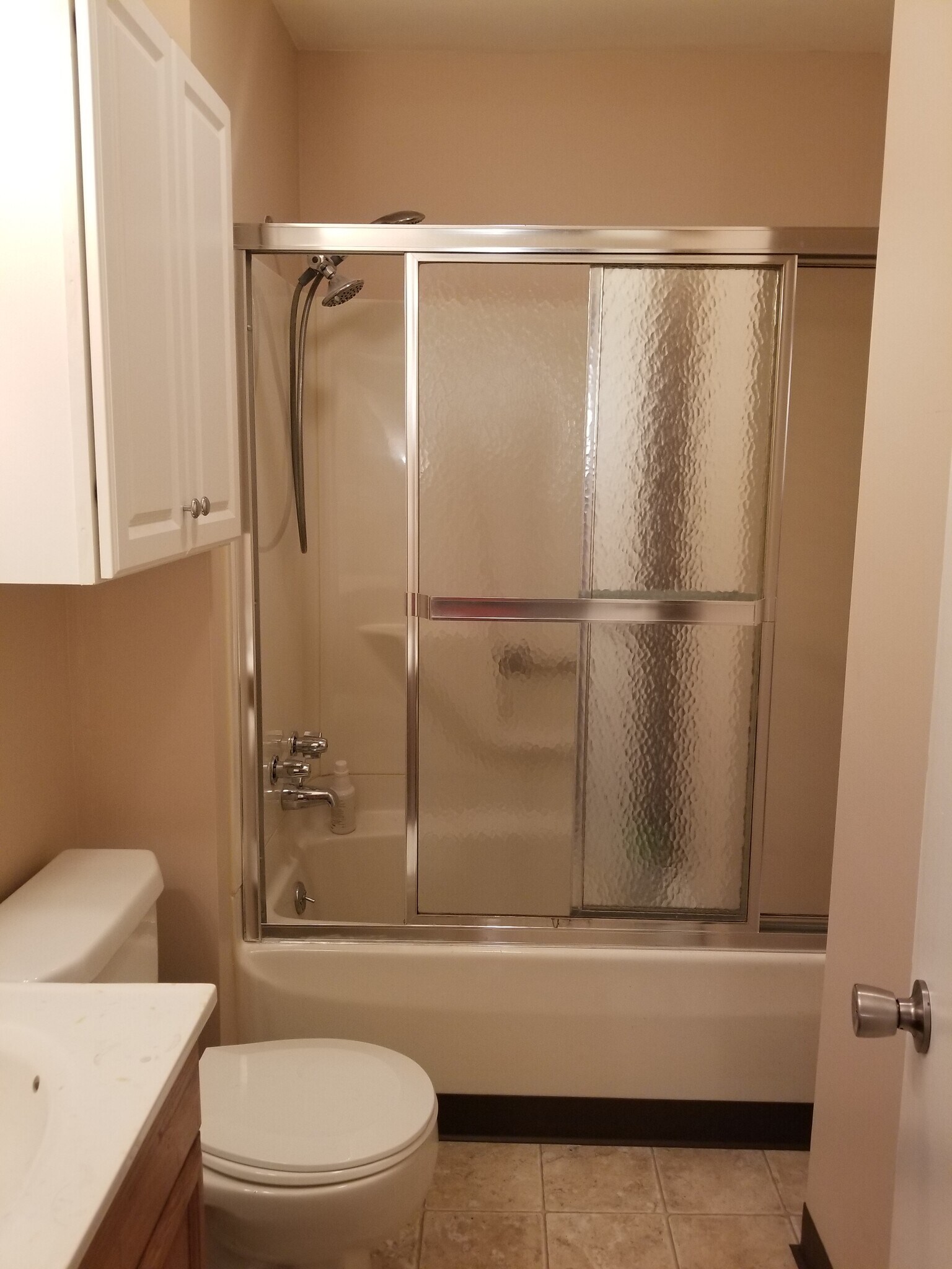 upstairs bathroom - 205 Jobes St