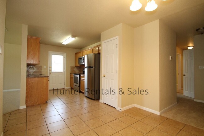 Building Photo - 4204 Elms Run Cir