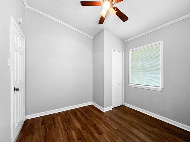 Building Photo - Beautifully Renovated 3-Bedroom Home with Spacious Backyard!