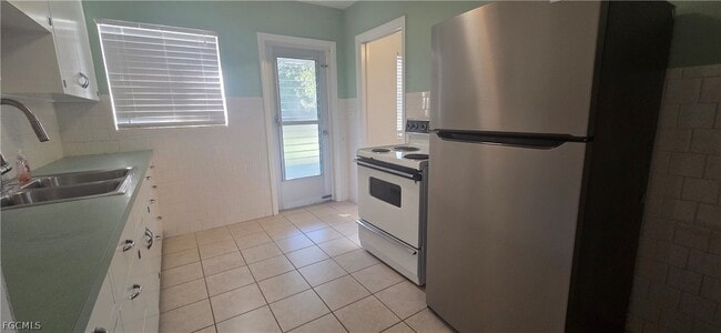 Building Photo - 1662 Houston Dr