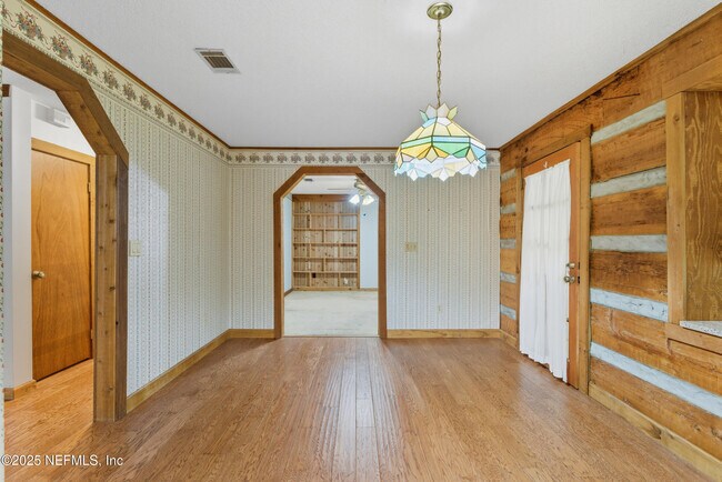Building Photo - 2221 Treasure Point Rd
