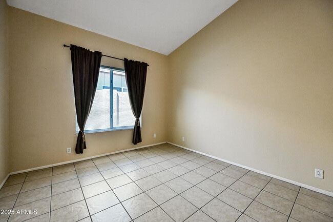 Building Photo - 9021 W Escuda Dr