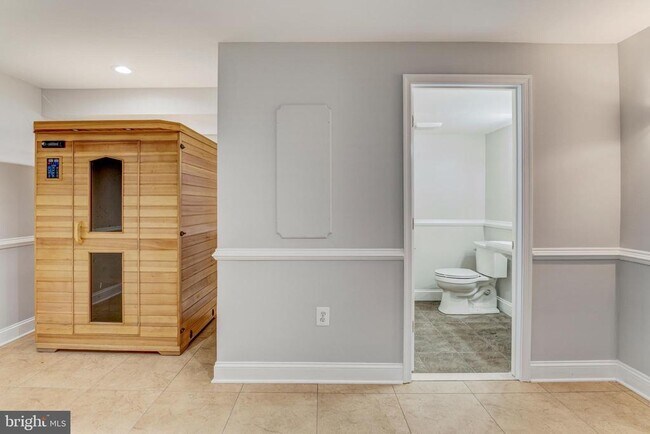 Building Photo - 7505 Castle Rock Dr