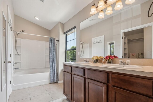 Building Photo - 5534 Kinglethill Dr