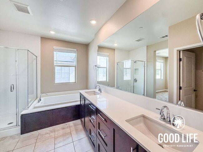 Building Photo - 16755 Coyote Bush Dr
