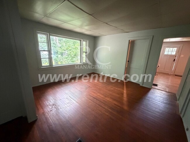 Building Photo - 410 Grant-