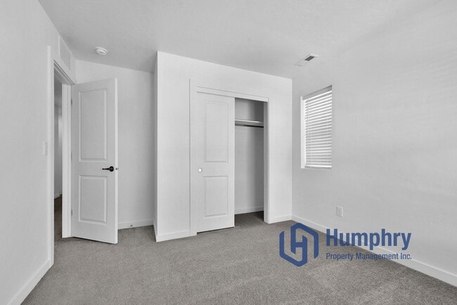 Building Photo - Newer Home in Desirable Eagle