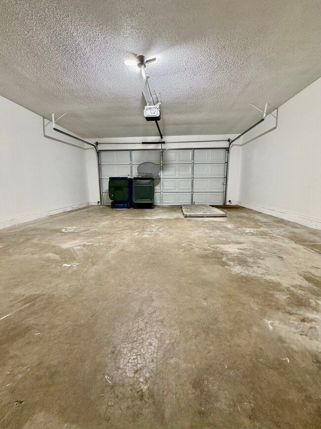 Building Photo - 10528 Ricky Ln