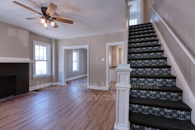 Building Photo - 68 Dewey St