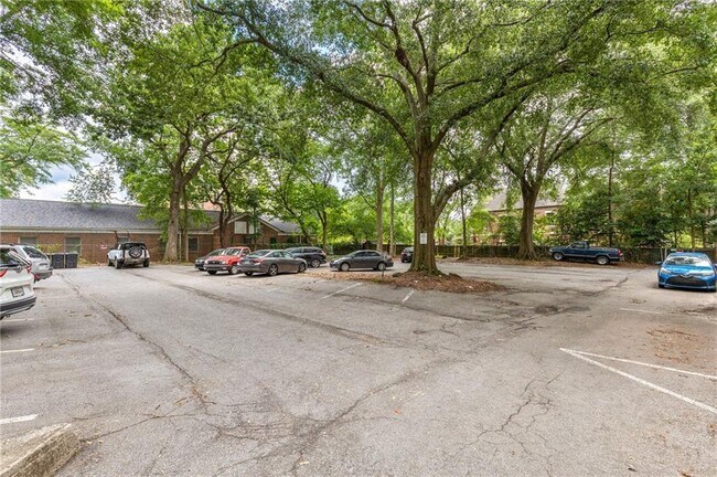 Building Photo - 741 Frederica St NE