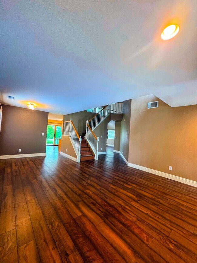 Building Photo - 477 Fisher Cir