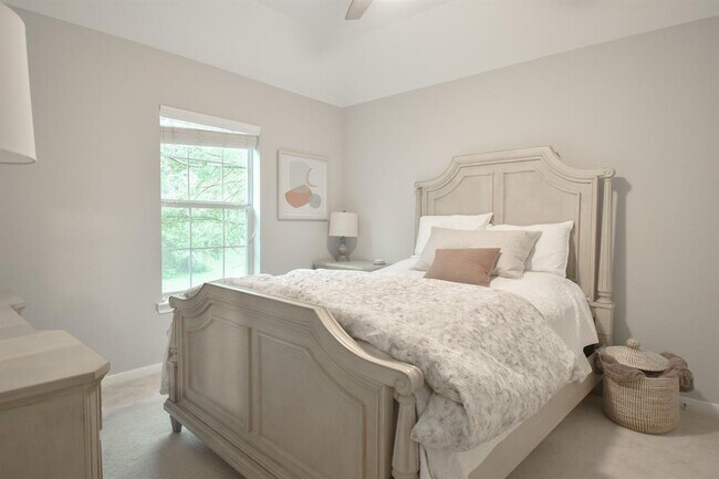 Building Photo - 7 E Shale Creek Cir