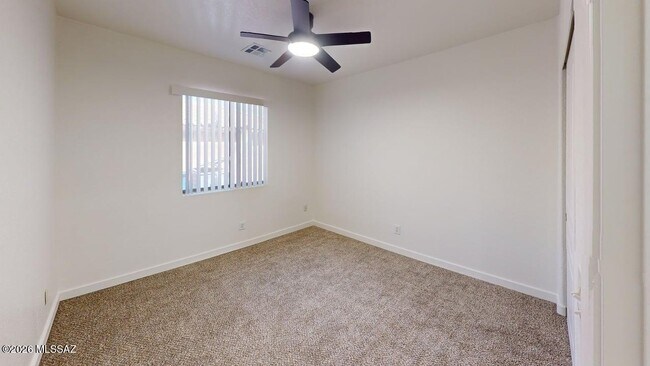Building Photo - 2574 W Southern Star Dr
