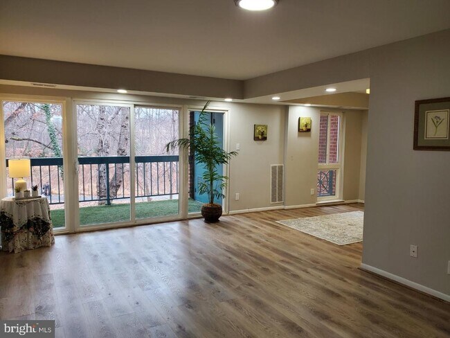 Building Photo - 11808 Breton Ct