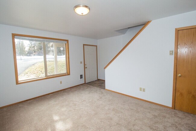 Building Photo - 2528 NE Conners Ave