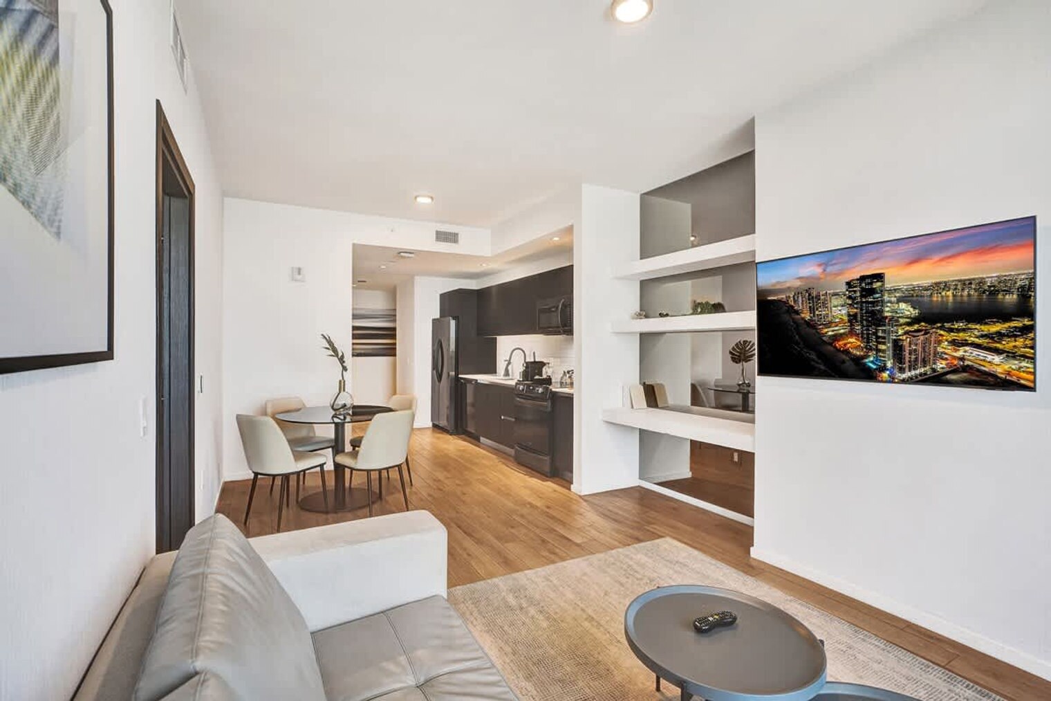 Building Photo - 398 NE 5th St