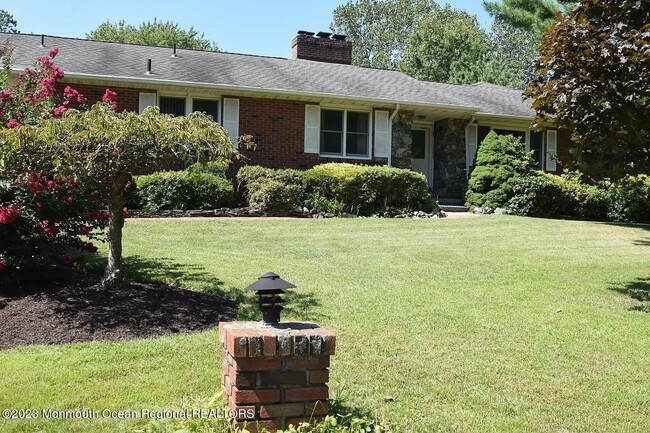 Primary Photo - 470 Monmouth Pl