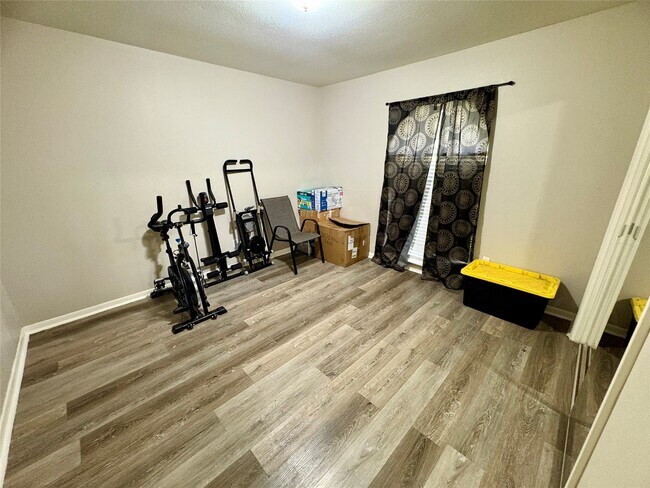 Building Photo - 21802 Rotherham Dr