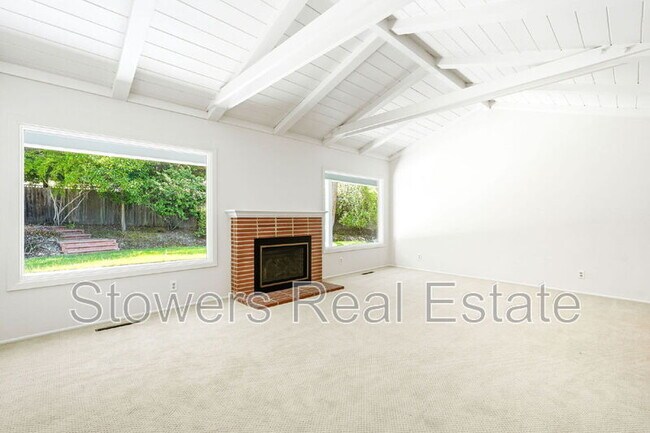 Building Photo - 10 Corte Del Rey