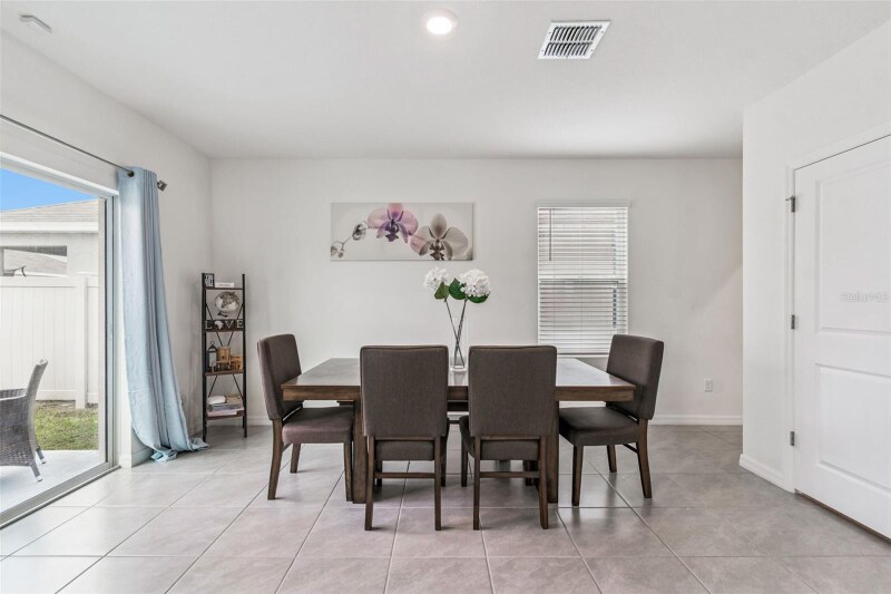 Building Photo - 5667 Chorleywood Ln