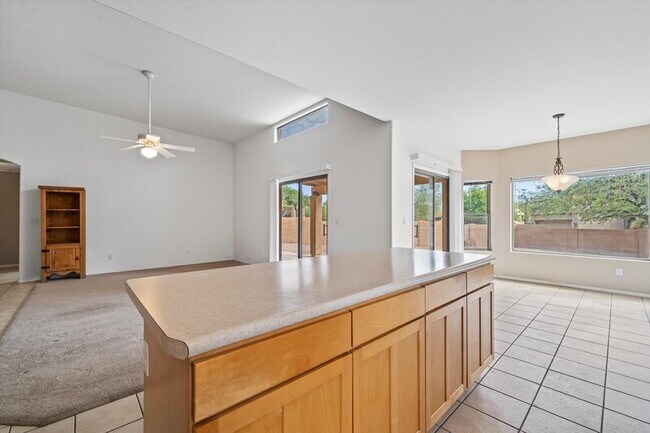 Building Photo - 1825 W Corte Tulipan