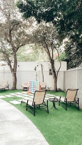 Building Photo - 455 NE 25th St