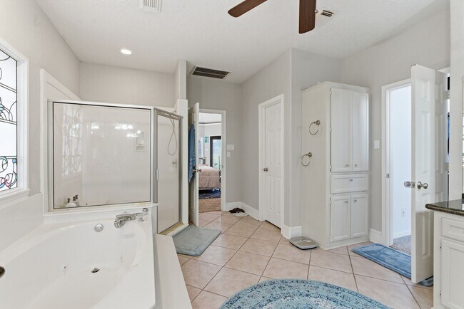 Building Photo - 108 Somerton Dr