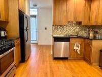 Building Photo - 408 Grand St