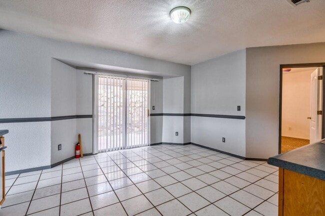 Building Photo - Adorable 4 bedroom, 2 bath in East El Paso!