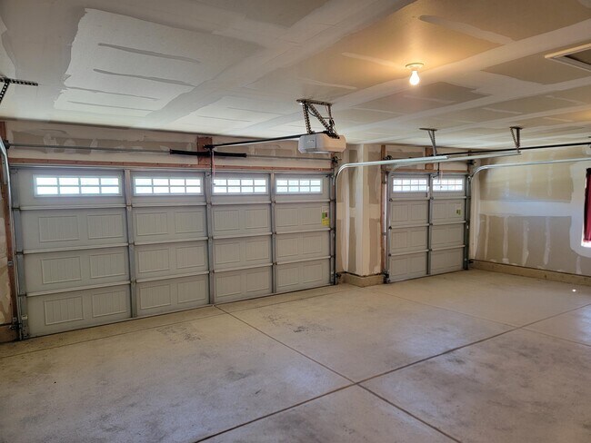 Building Photo - 2850 S 2750 E