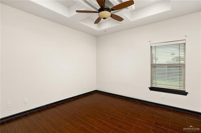 Building Photo - 13 N 44th Ln