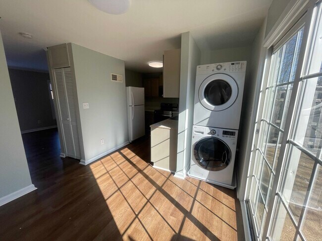 Building Photo - 134 Hickok Cir