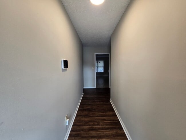 Building Photo - 2904 Rosemeade~Meadowbrook