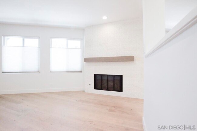 Building Photo - 8121 Camino del Sol