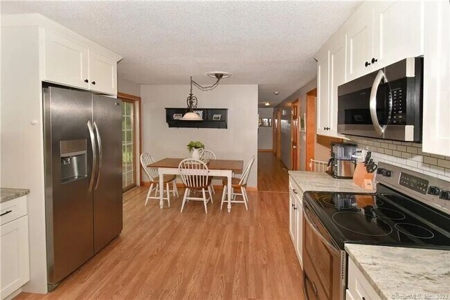 Building Photo - 281 Abbe Rd