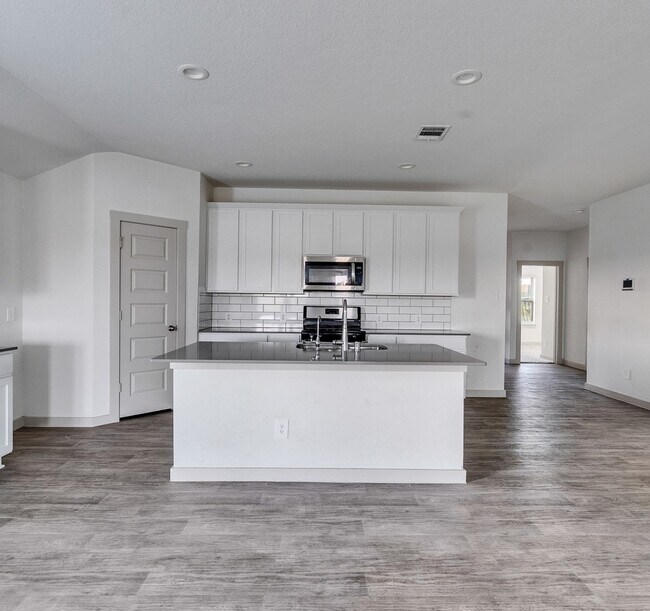 Building Photo - 14510 Rain Tree Dr