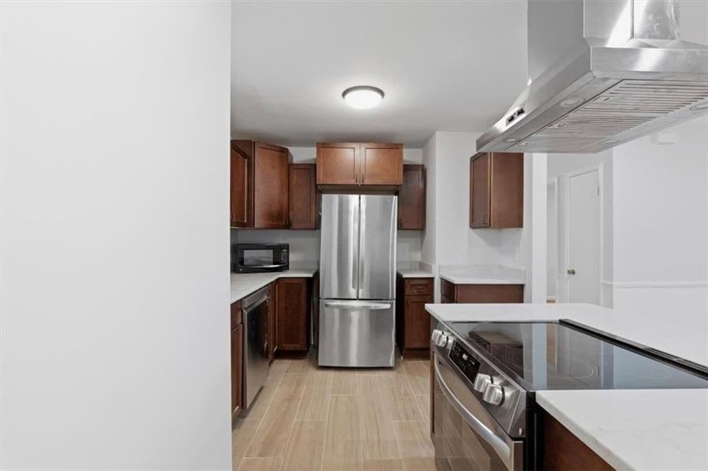 Building Photo - 2815 Carolyn Dr