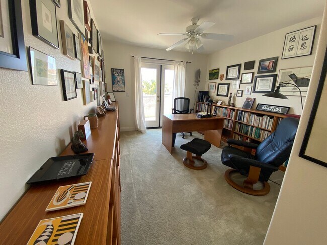 Building Photo - Beautiful 4 Bd/2.5bth within the Poinsettia Cove Community!