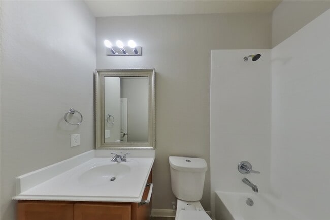 Building Photo - 2122 Hackberry Bank Ln