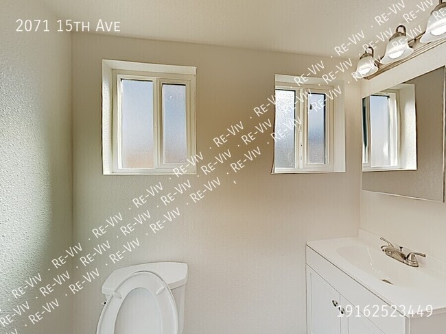 Building Photo - 2071 15th Ave