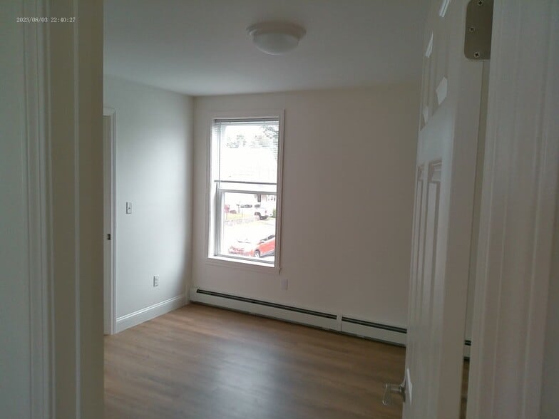 Building Photo - 35 Hoppin Ave