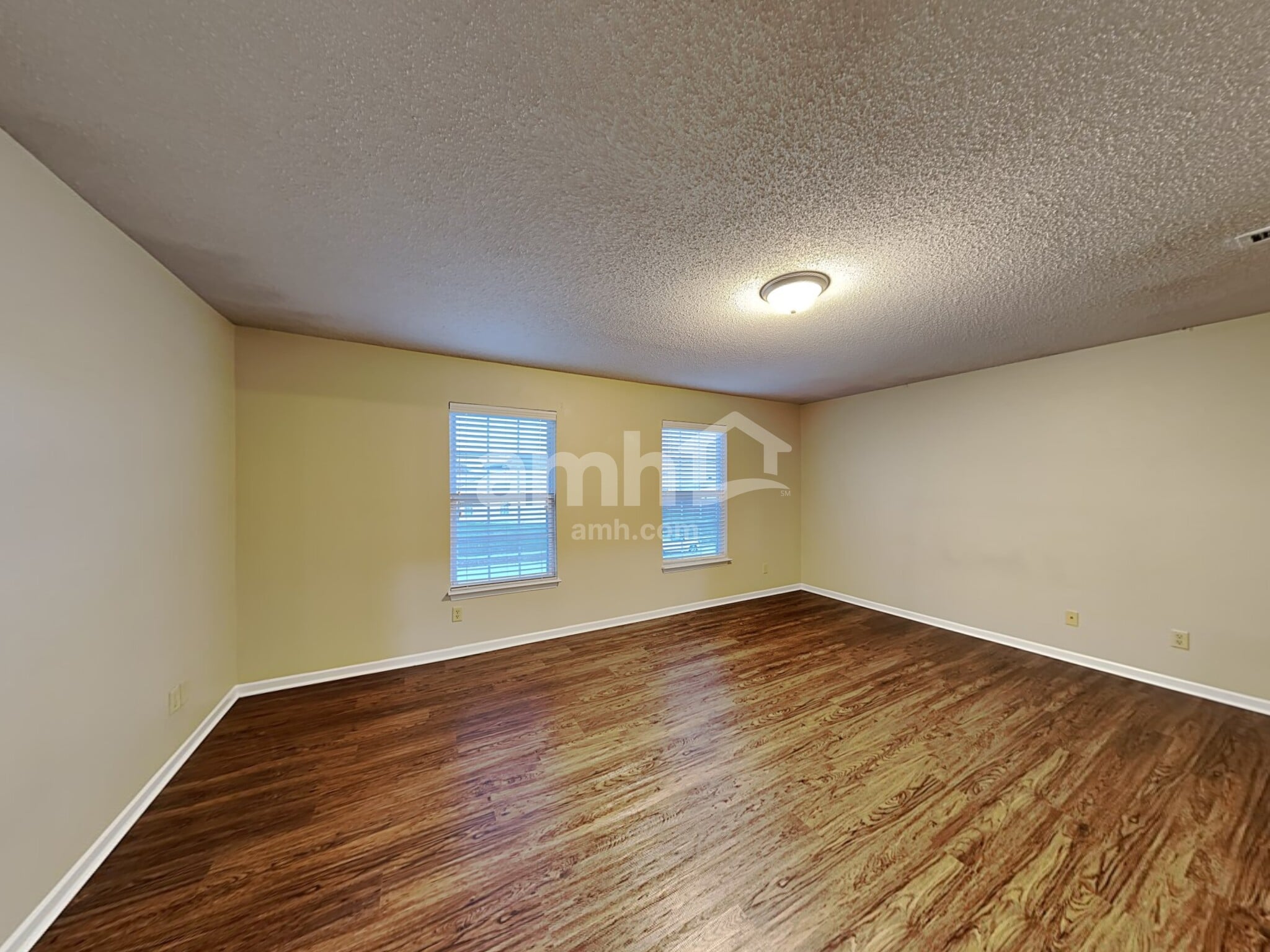 Building Photo - 8514 Bluff Point Dr