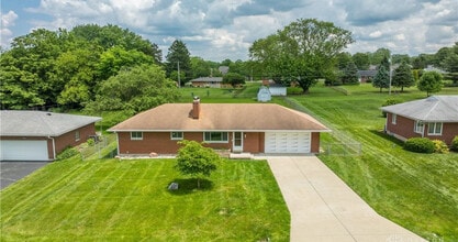 Building Photo - 692 Sueden Dr