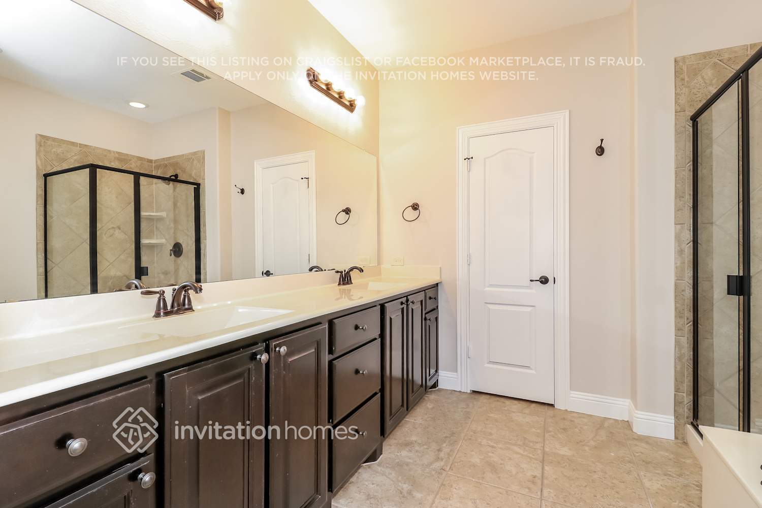 Building Photo - 4217 Riverview Dr